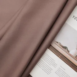 Elsa Ruben verduisterend gordijn Donker taupe stof detail 3