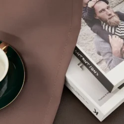 Elsa Ruben verduisterend gordijn Donker taupe zijkant-2