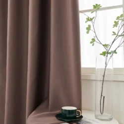 Elsa Ruben verduisterend gordijn Donker taupe zijkant hangend