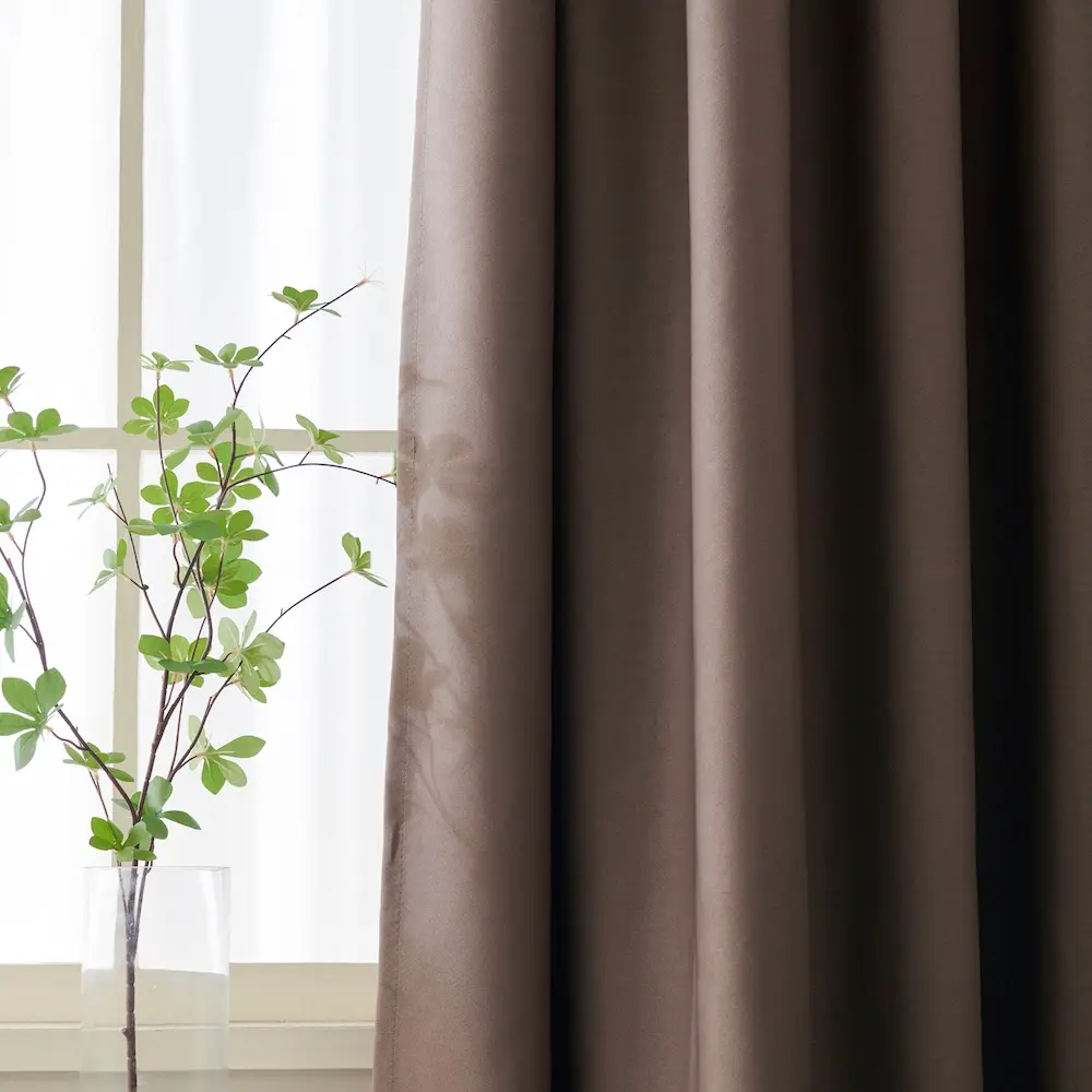 Lemoni verduisterend gordijn met plooiband of ringen - Donker taupe - hangend - midden