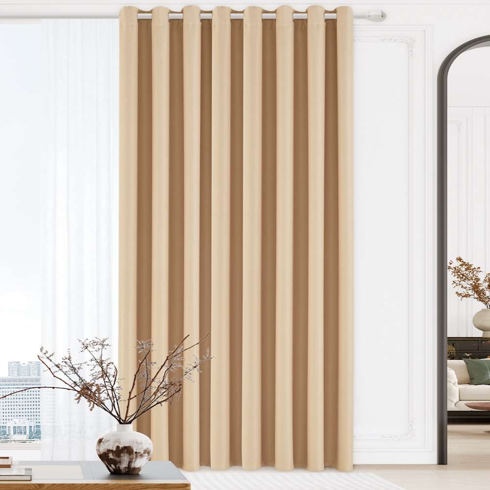 Ruben beige semi-verduisterende gordijnen met ringen woonkamer rechts veraf