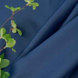 Ruben Elsa verduisterende gordijnen donker blauw stofdetail