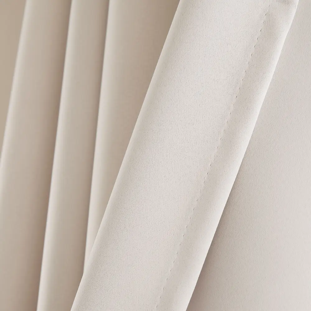 Ruben semi-verduisterend gordijn off white - detail zijkant zoom