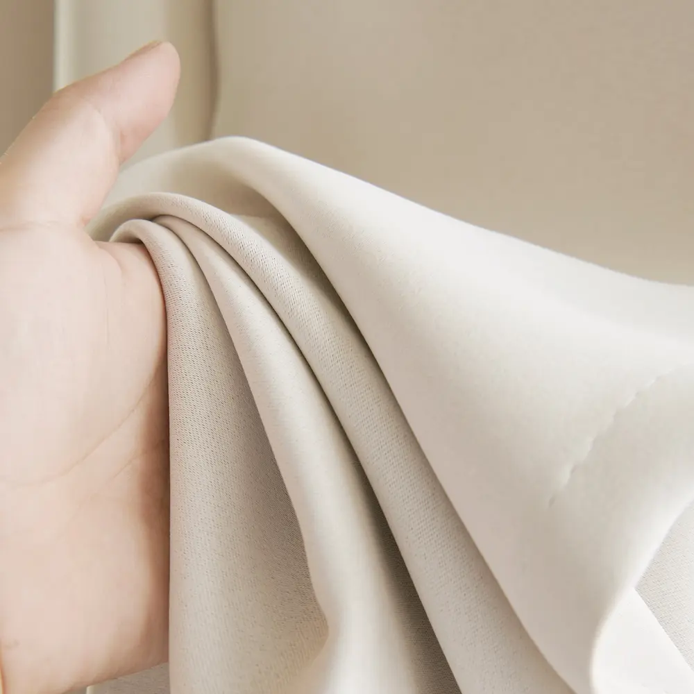 Ruben semi-verduisterend gordijn off white - stof in hand