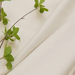 Ruben semi-verduisterend gordijn off white - stofdetail 2