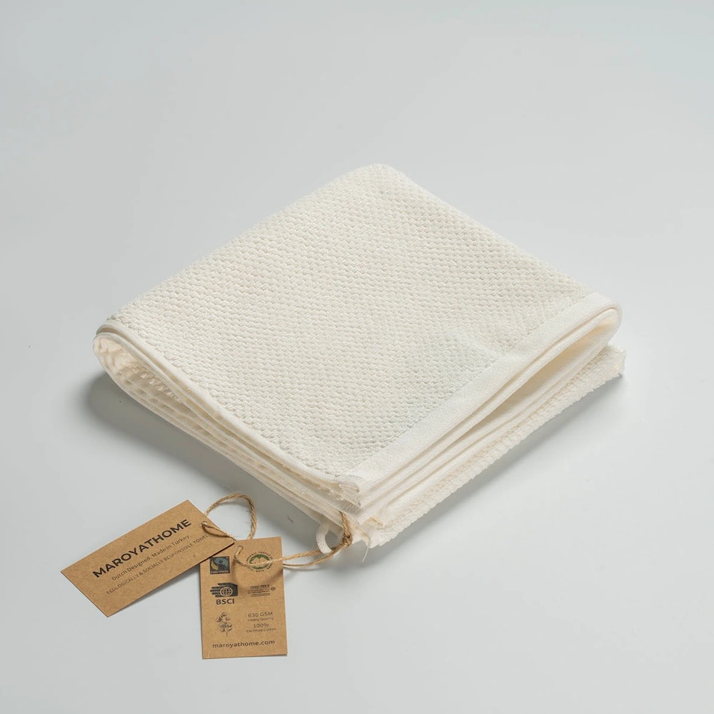 Maroyathome handdoek van 100% katoen in off white