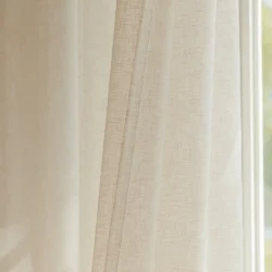 Bibiana vitrage kant en klaar - Beige - Volledig afgewerkt en afgezoomed. Voor een luxe uitstraling.