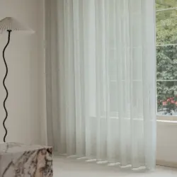 Bibiana kant en klaar vitrage Licht Gijs Groen - met loodveter. Inclusief schelphaken en embrasse. Past bij zowel modern als klassiek interieur.